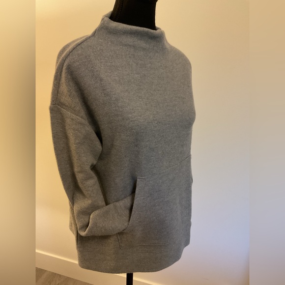 NWOT Banana Republic  Gray Cowl  Neck sweatshirt  with front pouch. - Picture 3 of 9